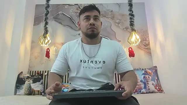 BrianMalonee online show from December 5, 2025, 12:04 pm