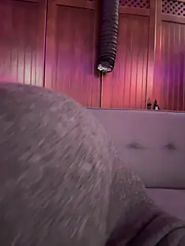 selenaluvv online show from March 12, 2026, 3:49 pm