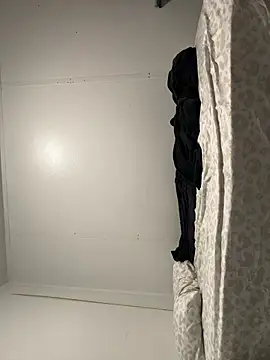 Edw95S online show from February 21, 2026, 7:54 am