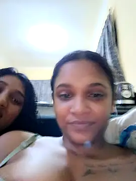 Indianqueen03 online show from October 23, 2025, 7:12 pm