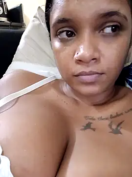 Indianqueen03 online show from April 5, 2026, 6:47 pm