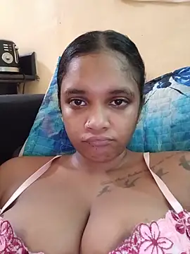 Indianqueen03 online show from June 15, 2026, 2:17 pm