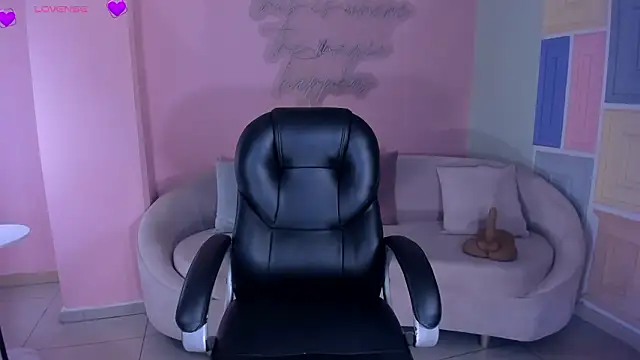 AlessaRomero online show from February 24, 2026, 7:04 pm