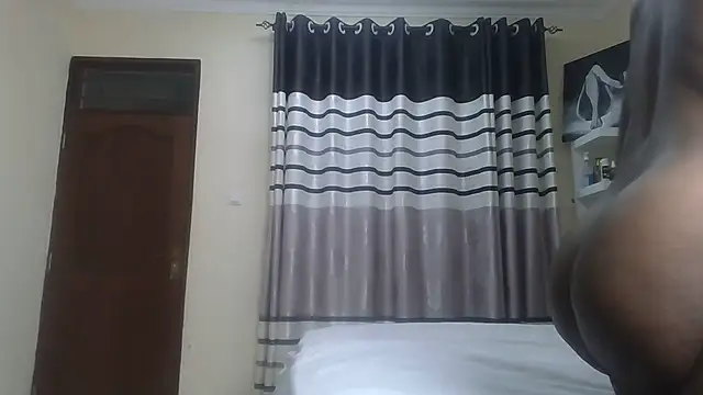 Snapshot of Fine_assie chatting on October 2, 2025, 3:37 pm Fine assie online show from October 2, 2025, 3:37 pm