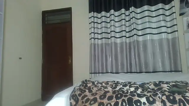 Snapshot of Fine_assie chatting on September 25, 2025, 5:41 pm Fine assie online show from September 25, 2025, 5:41 pm