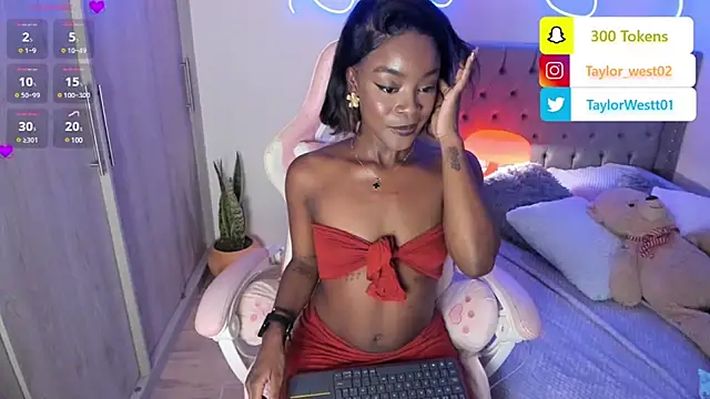Snapshot of Miss_westt_ chatting on February 4, 2025, 5:21 am Miss westt online show from February 4, 2025, 5:21 am