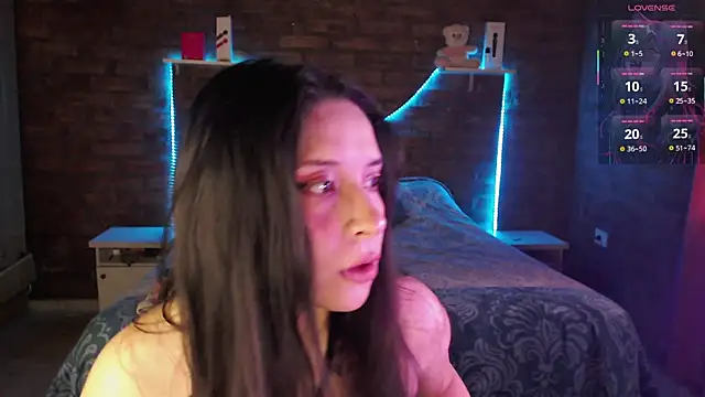 Snapshot of KityEstrover chatting on November 9, 2025, 10:58 pm KityEstrover online show from November 9, 2025, 10:58 pm