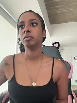 Your Paris online show from November 25, 2025, 4:40 pm