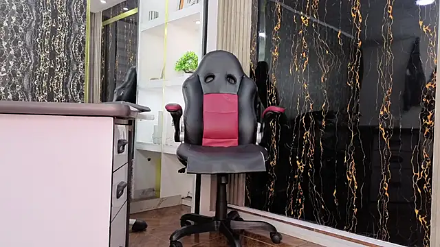 Snapshot of MissEscarleth chatting on March 13, 2026, 1:54 am MissEscarleth online show from March 13, 2026, 1:54 am