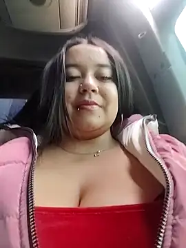 Snapshot of Cristal__04 chatting on December 17, 2025, 5:51 pm Cristal 04 online show from December 17, 2025, 5:51 pm