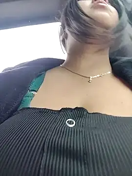 Cristal  04 online show from November 28, 2025, 7:03 pm