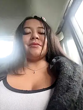 Snapshot of Cristal__04 chatting on December 21, 2025, 3:47 pm Cristal 04 online show from December 21, 2025, 3:47 pm