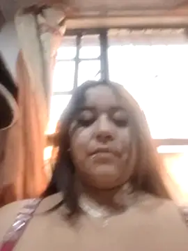 Snapshot of Cristal__04 chatting on December 13, 2025, 8:04 pm Cristal 04 online show from December 13, 2025, 8:04 pm