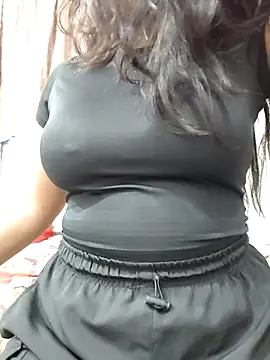 Snapshot of MohiniHott chatting on February 13, 2026, 7:41 am MohiniHott online show from February 13, 2026, 7:41 am