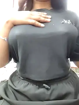 MohiniHott online show from November 17, 2025, 6:17 am