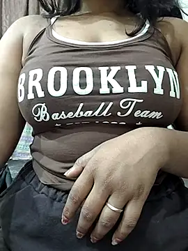 MohiniHott online show from April 8, 2026, 3:52 am