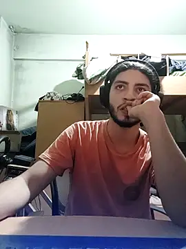 kleineid77 online show from November 4, 2025, 7:28 pm