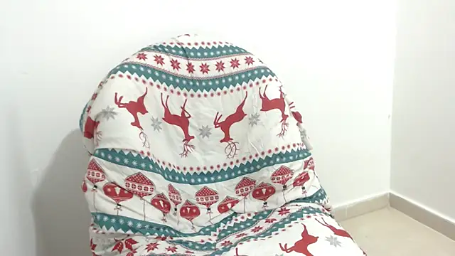 Snapshot of isaaclatino chatting on December 23, 2025, 7:40 am isaaclatino online show from December 23, 2025, 7:40 am