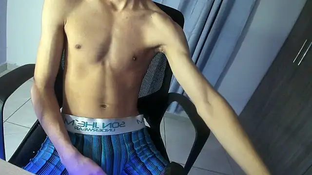 Snapshot of isaaclatino chatting on September 27, 2025, 2:39 am isaaclatino online show from September 27, 2025, 2:39 am