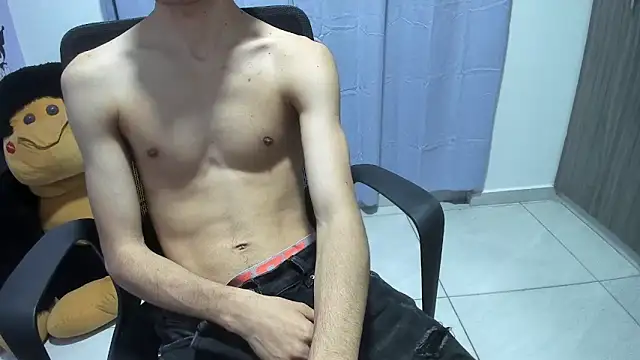 Snapshot of isaaclatino chatting on October 27, 2025, 6:03 am isaaclatino online show from October 27, 2025, 6:03 am