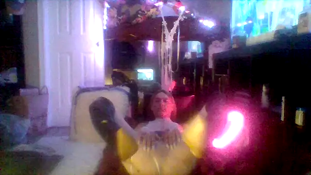 Snapshot of JessicaFitney chatting on September 28, 2025, 4:30 am JessicaFitney online show from September 28, 2025, 4:30 am