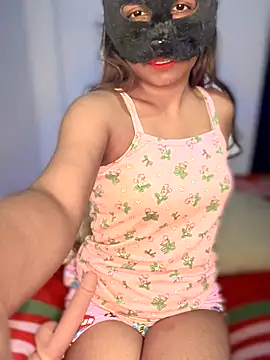 Snapshot of Little__Zara chatting on November 1, 2025, 9:08 pm Little Zara online show from November 1, 2025, 9:08 pm