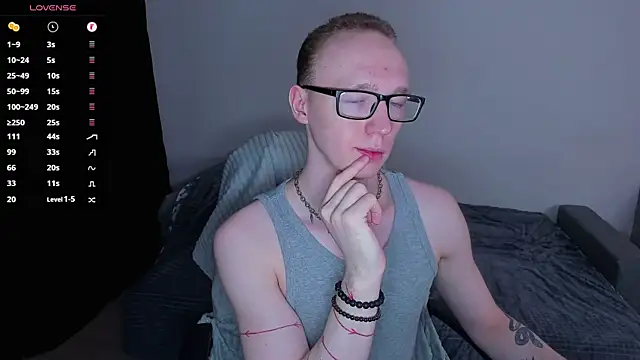 Snapshot of Alex_silents chatting on March 3, 2026, 2:13 pm Alex silents online show from March 3, 2026, 2:13 pm