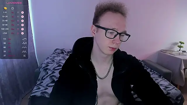 Snapshot of Alex_silents chatting on February 20, 2025, 10:05 am Alex silents online show from February 20, 2025, 10:05 am
