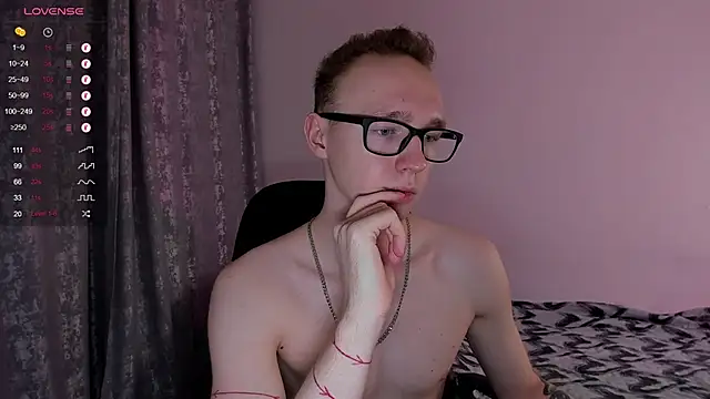 Snapshot of Alex_silents chatting on March 15, 2025, 4:10 pm Alex silents online show from March 15, 2025, 4:10 pm
