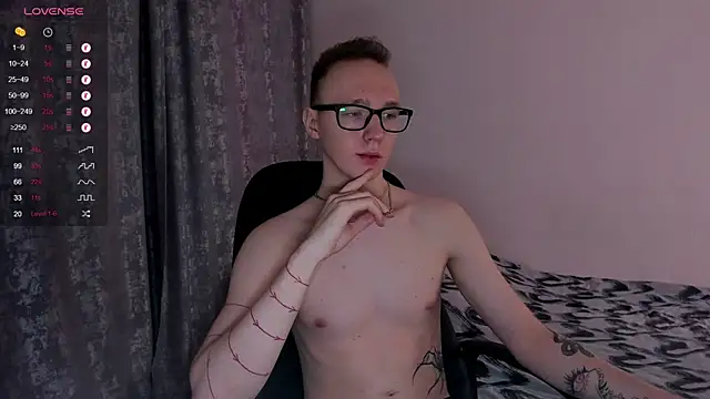 Snapshot of Alex_silents chatting on March 12, 2025, 4:13 pm Alex silents online show from March 12, 2025, 4:13 pm