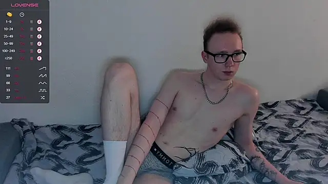 Snapshot of Alex_silents chatting on February 10, 2025, 1:22 pm Alex silents online show from February 10, 2025, 1:22 pm