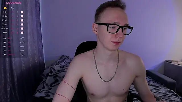 Snapshot of Alex_silents chatting on March 11, 2025, 1:12 pm Alex silents online show from March 11, 2025, 1:12 pm