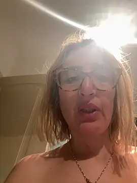 Snapshot of casalinga88 chatting on March 13, 2025, 7:39 pm casalinga88 online show from March 13, 2025, 7:39 pm