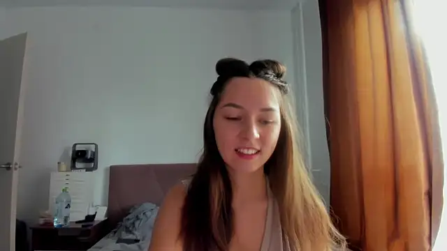 Adela Vetta online show from October 12, 2025, 8:26 am