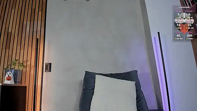 Snapshot of honeyhot69__ chatting on October 20, 2025, 11:33 am honeyhot69 online show from October 20, 2025, 11:33 am