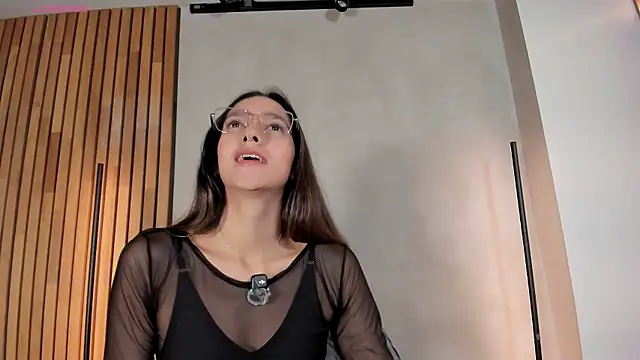 Snapshot of honeyhot69__ chatting on January 14, 2026, 11:58 am honeyhot69 online show from January 14, 2026, 11:58 am