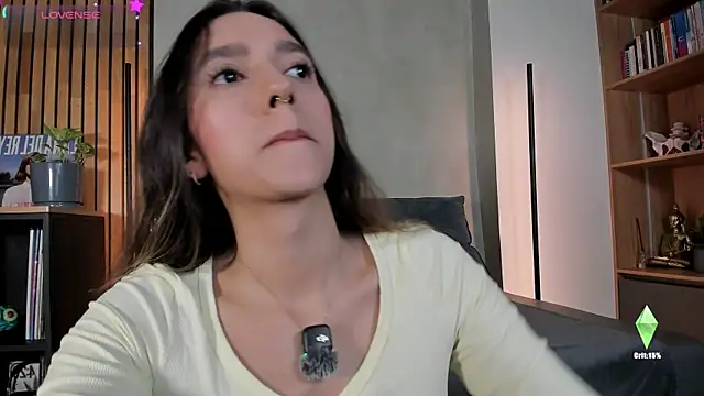 Snapshot of honeyhot69__ chatting on November 5, 2025, 11:35 am honeyhot69 online show from November 5, 2025, 11:35 am