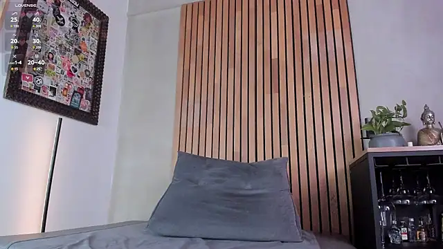 honeyhot69   online show from April 13, 2026, 11:47 am