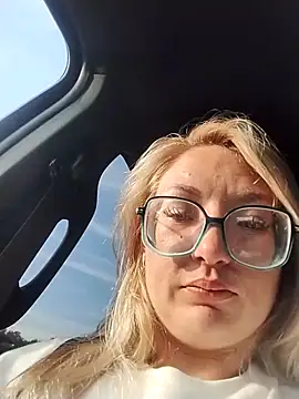 xWhoreAbleX Pika online show from November 17, 2025, 9:41 pm