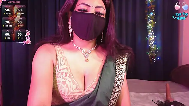 Snapshot of Aashiya- chatting on April 6, 2026, 10:44 pm Aashiya- online show from April 6, 2026, 10:44 pm