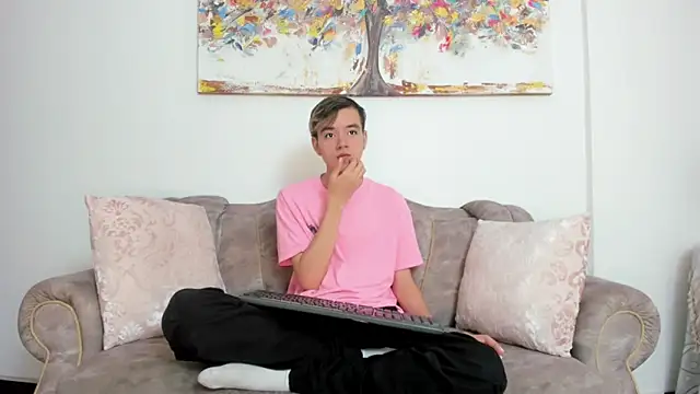 bunny maxi online show from March 4, 2025, 12:33 pm