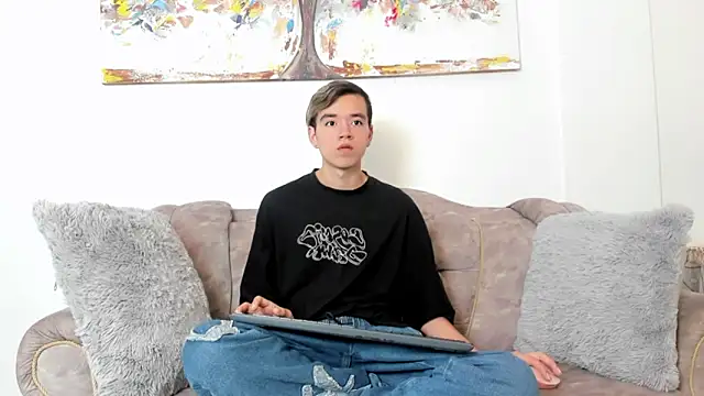 bunny maxi online show from March 18, 2025, 12:28 pm