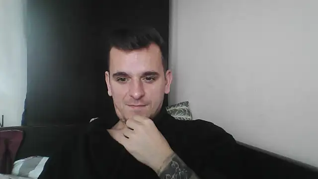 Snapshot of Huge_cock22cm chatting on March 13, 2025, 9:32 am Huge cock22cm online show from March 13, 2025, 9:32 am