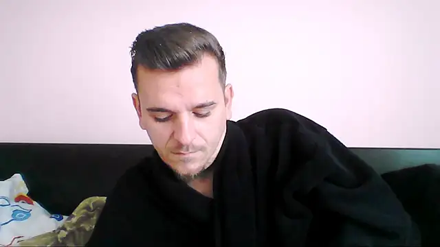 Snapshot of Huge_cock22cm chatting on October 5, 2025, 8:27 am Huge cock22cm online show from October 5, 2025, 8:27 am