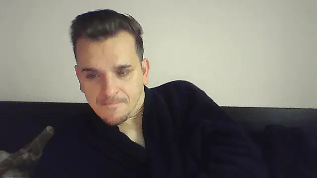 Huge cock22cm online show from November 27, 2025, 8:26 am