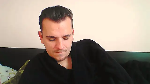 Huge cock22cm online show from November 26, 2025, 8:25 am