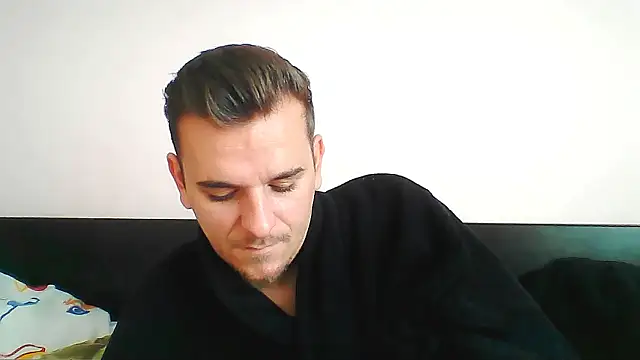 Snapshot of Huge_cock22cm chatting on October 10, 2025, 8:37 am Huge cock22cm online show from October 10, 2025, 8:37 am