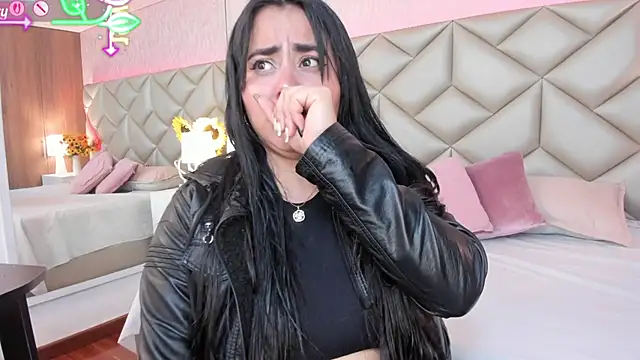 Brenda Garcia online show from November 25, 2025, 8:42 pm