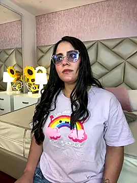 Snapshot of Brenda_Garcia chatting on October 4, 2025, 7:04 pm Brenda Garcia online show from October 4, 2025, 7:04 pm