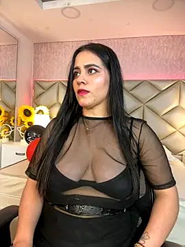 Snapshot of Brenda_Garcia chatting on October 3, 2025, 8:10 pm Brenda Garcia online show from October 3, 2025, 8:10 pm